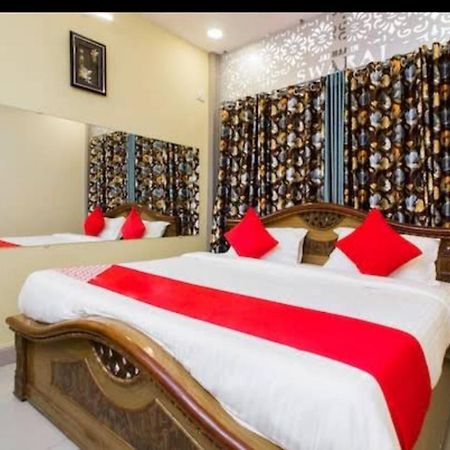 Hotel Swaraj Logde Panvel Buitenkant foto