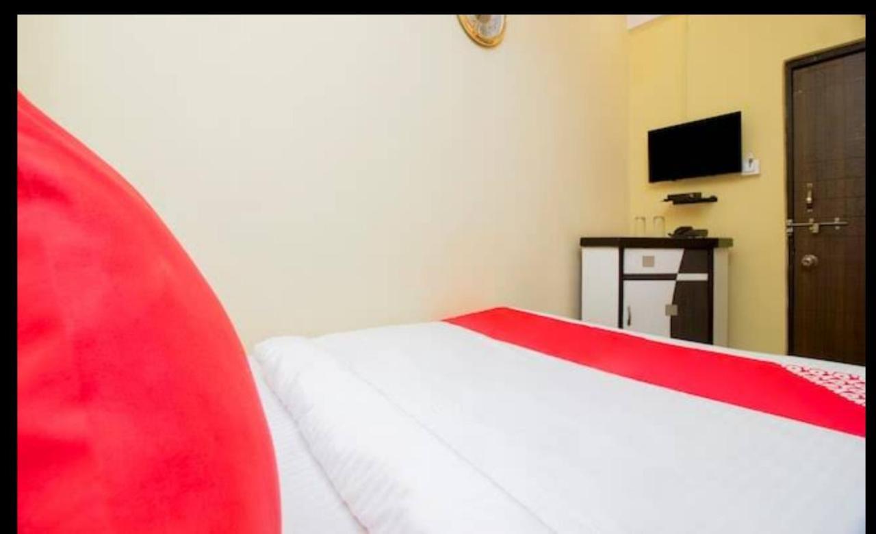 Hotel Swaraj Logde Panvel Buitenkant foto