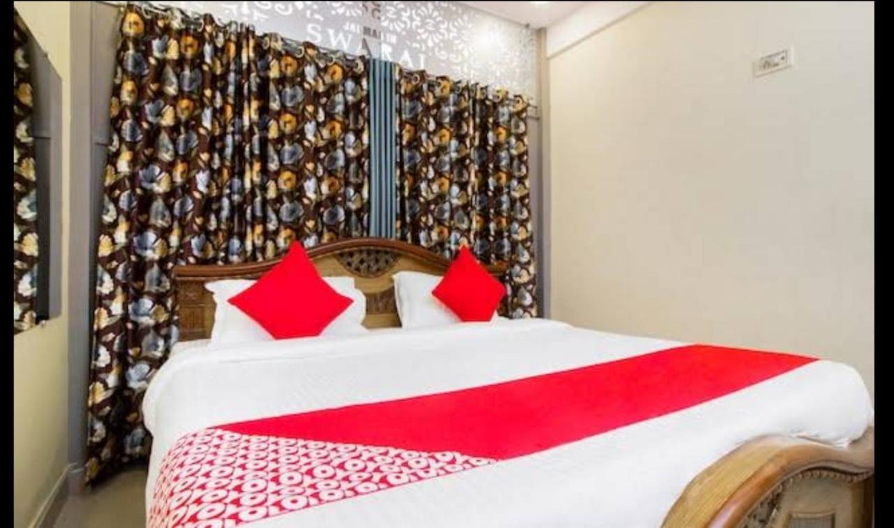 Hotel Swaraj Logde Panvel Buitenkant foto