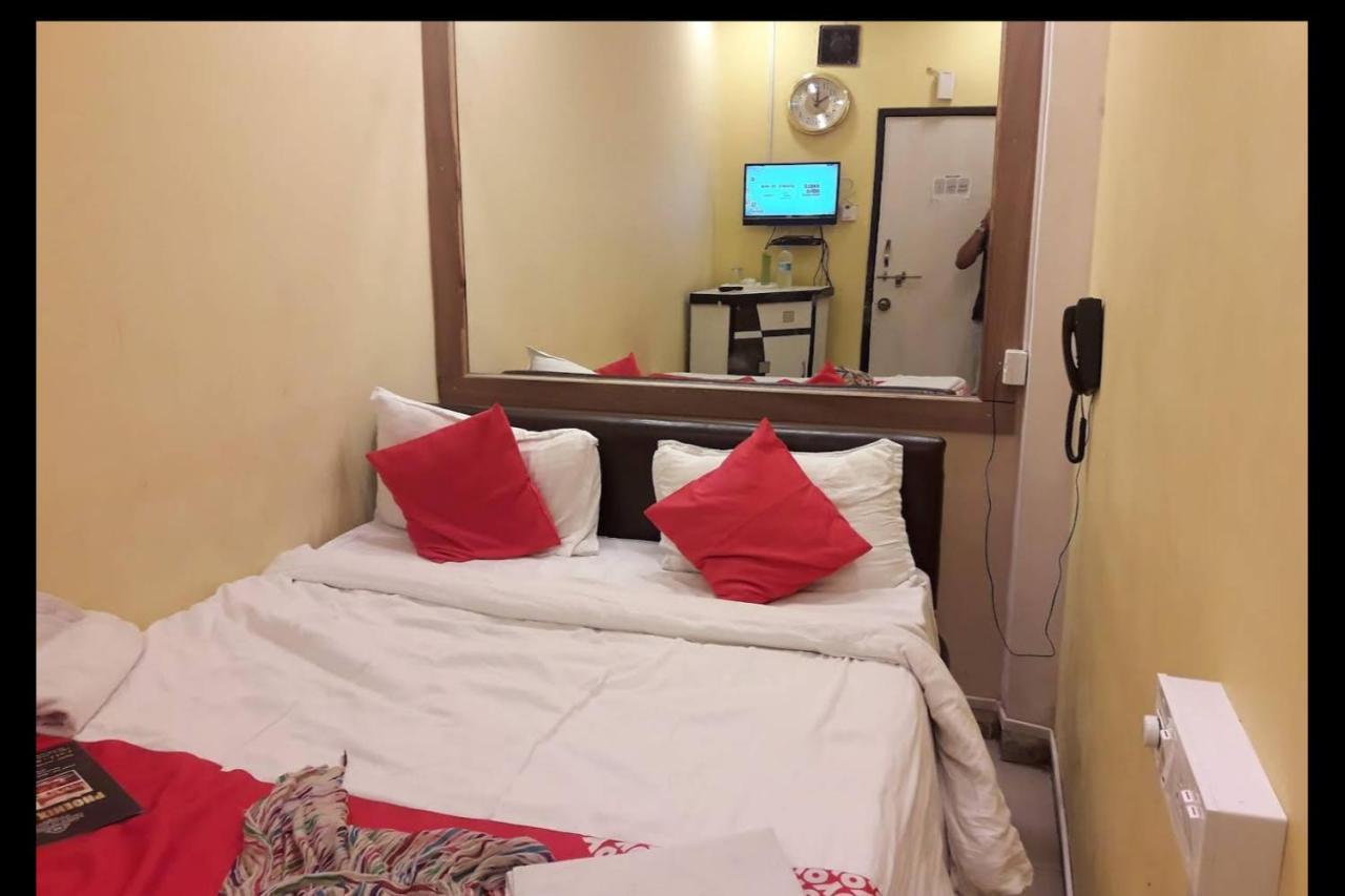 Hotel Swaraj Logde Panvel Buitenkant foto